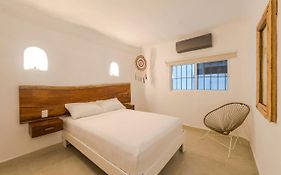 Hotel Puerto Caracol