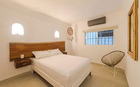 Hotel Puerto Caracol